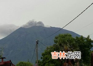 印度尼西亚火山多发的原因,网友热议印尼默拉皮火山喷发,火山爆发的原因有哪些?