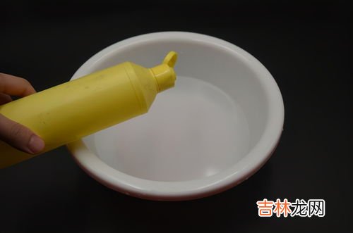 用清水洗筷子等于吃细菌,每天用清水洗筷子可以洗掉细菌吗？正确的做法是什么？