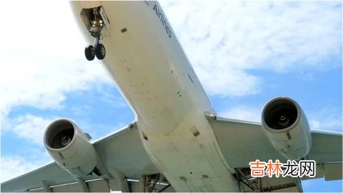 黑匣子安装在飞机的哪个部位,飞机黑匣子是什么东东？