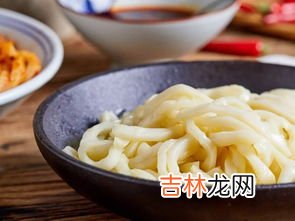 凉皮原料是米还是面,凉皮用的是小麦面粉还是大米面粉?