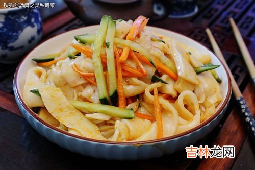 凉皮原料是米还是面,凉皮用的是小麦面粉还是大米面粉?