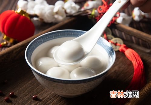 北方元宵和南方汤圆的区别,元宵和汤圆的区别：北方滚元宵，南方包汤圆