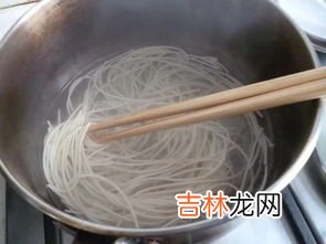 鱼丸挂面怎么做,方便面怎么做好吃?