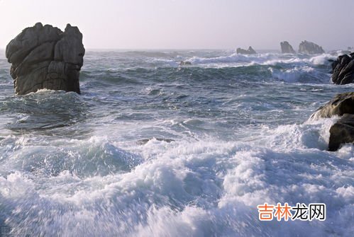 海水退潮时间一般是在几点,大海一般几点涨潮退潮 大海一般多少点涨潮退潮