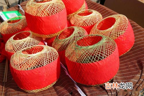 提灯笼的棍子一般被叫做什么,手提灯笼什么意思