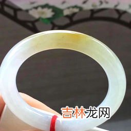 玉镯带左手还是右手,玉手镯戴哪只手