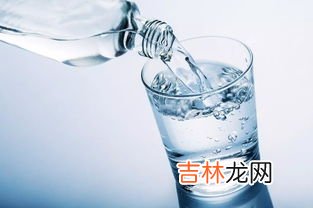 50毫升的水和50毫升的油质量相同吗,50毫升的水和50毫升的食用 油哪个重？