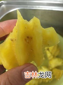 菠萝里面的物体是黑籽还是虫卵,凤梨里面是黑籽还是虫卵