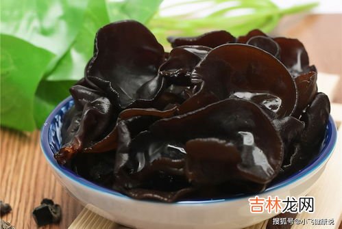 小时候吃的黑色的小球球是啥呀,求一种黑色杂粮：…比芝麻还小，是一种黑色的圆球小颗粒，磨成粉后可&#8230;