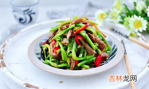 新鲜鸡油菌要焯水吗,鸡油菌干怎么做好吃又简单