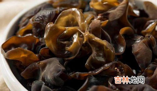 木耳用凉水泡还是热水泡,泡木耳用冷水还是热水
