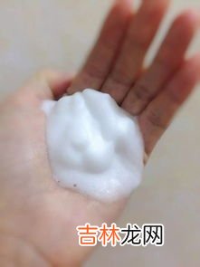 雅梵哲温润型洁面泡沫什么人用好,12女生能不能擦氨基酸温润洁面泡沫?