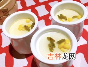 酸奶上面一层水能吃吗,酸奶发酵时间长了上面一层水还能吃吗
