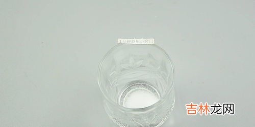 食盐水加热后可以导电吗,加热食盐水后,导电性能是否增强解放后