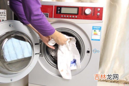 羽绒服能用洗衣机洗吗,羽绒服可以用洗衣机洗吗？