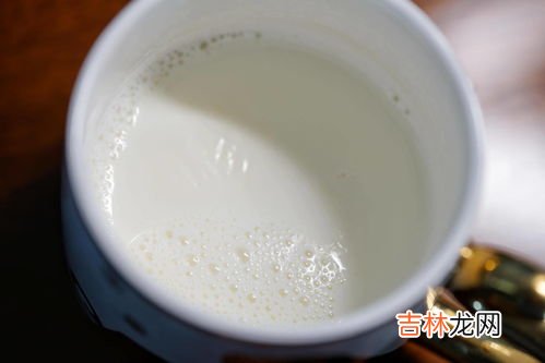 热牛奶为什么会有奶皮,为什么牛奶加热后表面会产生一层奶皮