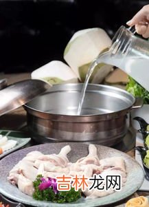 椰子鸡用文昌鸡还是三黄鸡,椰子鸡用什么鸡比较好
