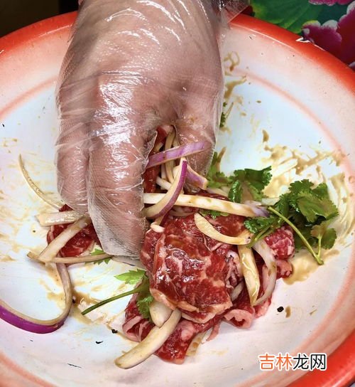 牛肉变色了还能吃吗,牛肉变色就可以吃了吗