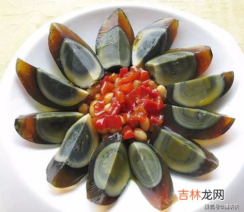松花蛋的由来,皮蛋又名松花蛋，你知道松花蛋这个名字的由来吗？