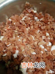 20斤香肠能晾干几斤,十斤猪肉灌成香肠晾干后能剩多少斤