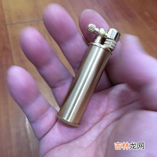 煤油导电吗,物理问题：煤油是导体吗？ 还有，碳棒是绝缘体吗？