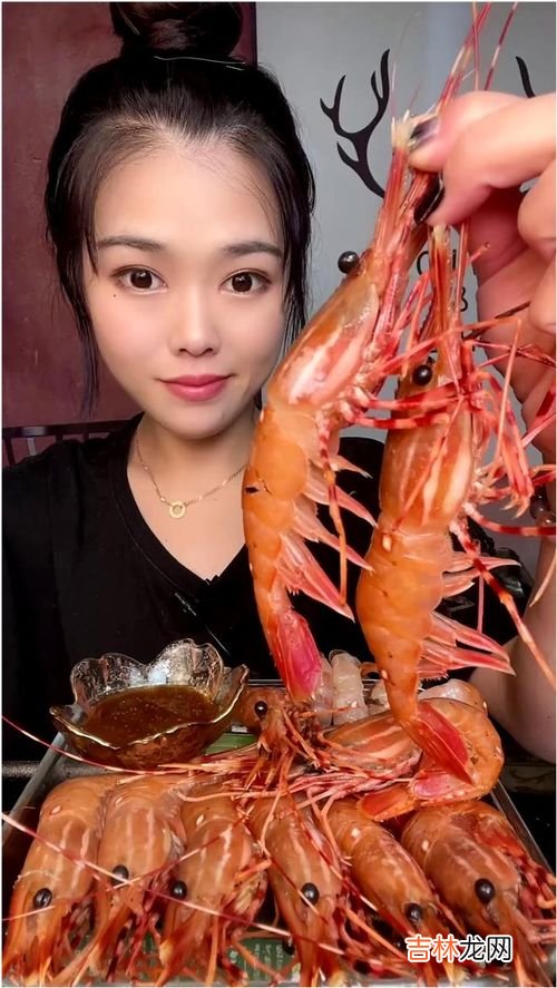 虾吃什么东西,虾子吃什么