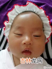 为什么宝宝不竖抱就哭闹,两个月宝宝不竖抱就哭