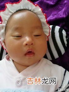 为什么宝宝不竖抱就哭闹,两个月宝宝不竖抱就哭