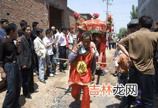 安阳的风俗有哪些,急需:具体说一下安阳的一些传统风俗吧