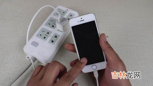 为什么手机充电充的很慢,手机充电速度慢是怎么回事？