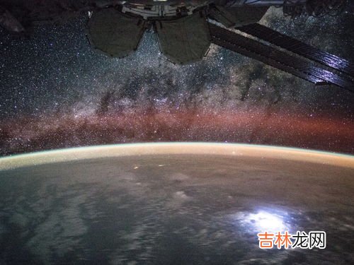 国际空间站在哪个位置,国际空间站的运行高度是多高?目前在大气层的哪一层?