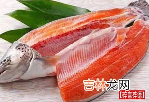 虹鳟鱼是三文鱼吗,很多人分不清虹鳟鱼与三文鱼，虹鳟鱼与三文鱼有什么区别呢？