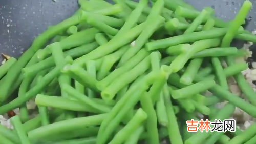下饭豇豆怎么做,一把豇豆、两勺酱，怎么做出美味又下饭的酱烧豇豆？