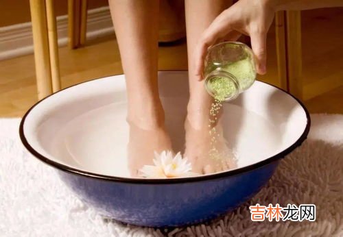 艾灸条能泡脚吗,艾灸后可以泡脚吗?