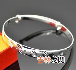 银镯子的正确戴法是什么,银手镯带左手还是右手 银手镯怎么戴