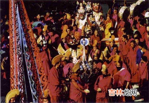 拉扑楞寺的海拔高度是多少米,拉卜楞寺到西宁沿途海拔最高度是多少米？