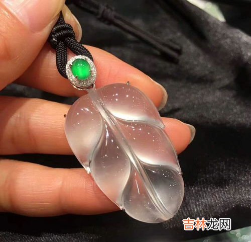 翡翠和玉哪个贵,翡翠和玉哪个贵 翡翠和玉哪个更值钱