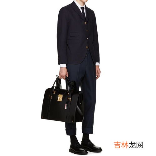 海军的衣服是什么颜色,海军穿什么颜色的衣服