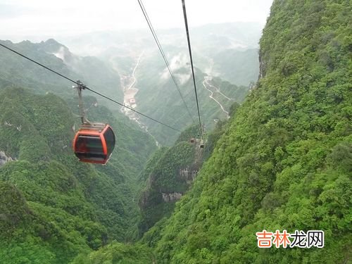 望天门山是张家界的天门山吗,望天门山是诗人在哪里望天门山