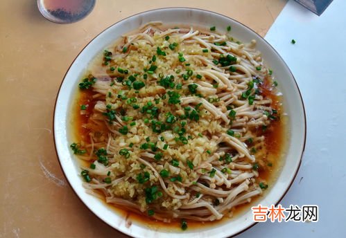 金针菇有酒味能吃吗,金针菇有酒味能吃吗 为什么袋装的金针菇里有气味