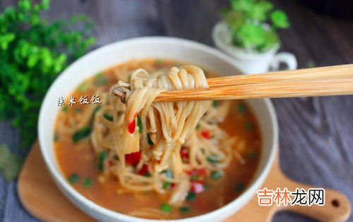 金针菇有酒味能吃吗,金针菇有酒味能吃吗 为什么袋装的金针菇里有气味