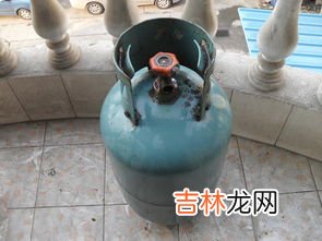 夏天煤气罐放外面会不会爆炸,我想问一下：液化气罐在夏天温度高的时候，放在外边会爆炸吗？