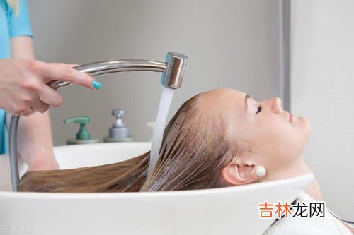 用醋洗头能治脱发吗,网上说用醋洗头发能让头发更健康，是不是真的？