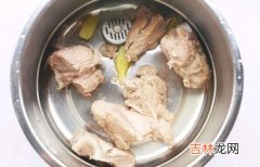 筒骨怎么煲汤最有营养,筒子骨一般和什么炖汤比较好 哪些食材和筒子骨炖汤好