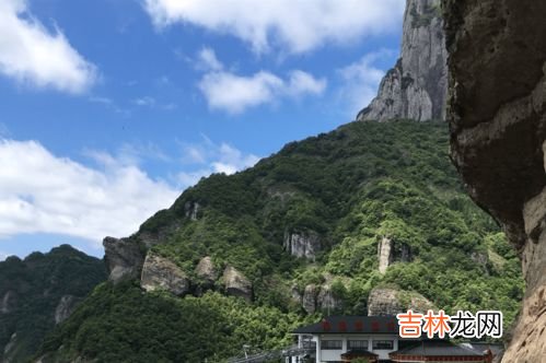 三山五岳中的五岳位于山东的是哪岳,三山五岳中的五岳位于山东的是什么？