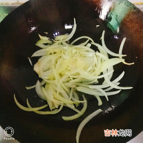 洋葱炒土豆丝的危害,洋葱和土豆一起烧有毒吗