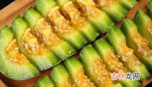 羊角蜜的瓤能吃吗,羊角蜜吃的时候要削皮吗 羊角蜜中间的籽能吃吗