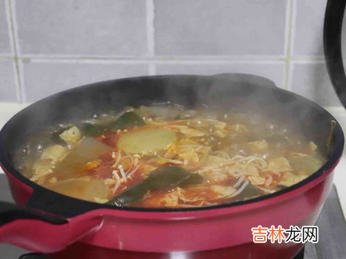 螺狮粉是用冷水下锅还是沸水下锅,螺蛳粉开水煮还是冷水煮呢 螺蛳粉用什么水煮呢