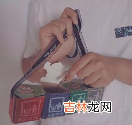 保鲜膜属于什么垃圾应改放入什么里面,洗干净的食品保鲜盒应放入什么样颜色的垃圾桶内？