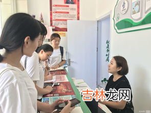 保鲜膜属于什么垃圾应改放入什么里面,洗干净的食品保鲜盒应放入什么样颜色的垃圾桶内？